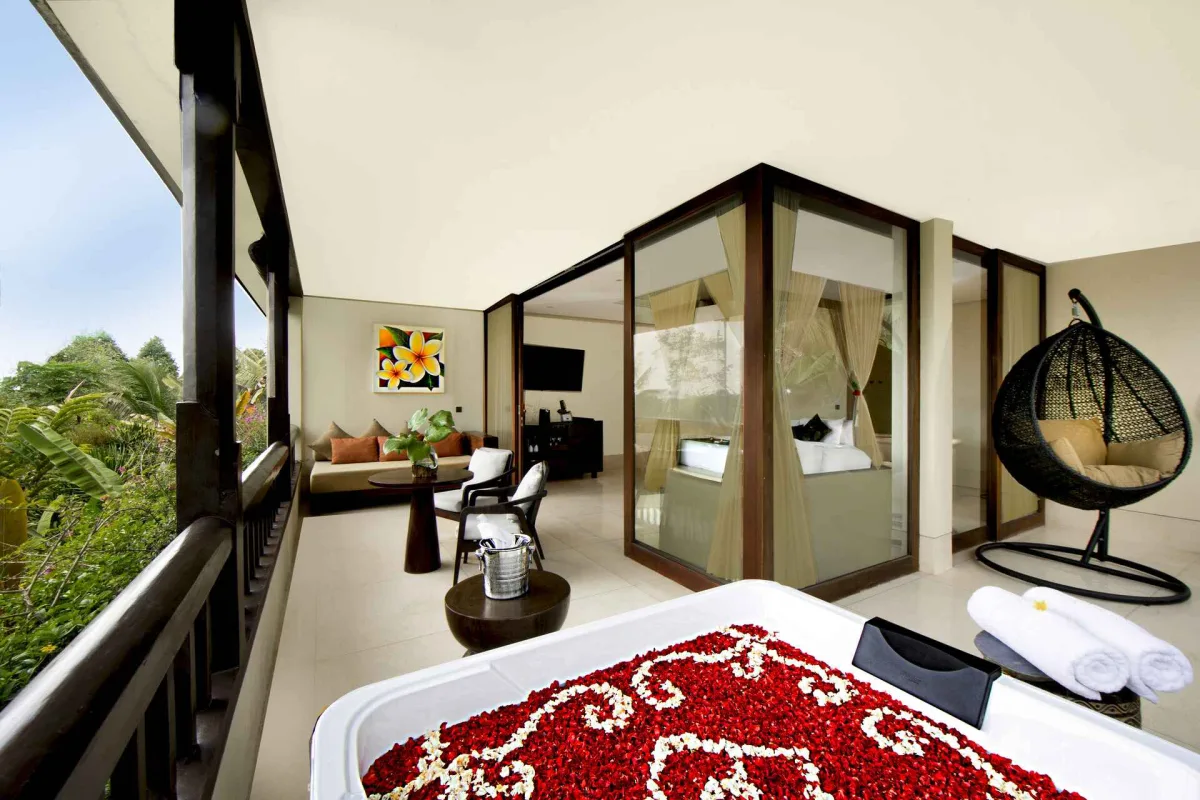 One-night stay at Panoramic Corner Jacuzzi Royal Suite